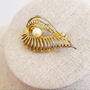 Vintage 2 Tone Gold Silver Leaf Cutout Rhinestone Faux Pearl Brooch